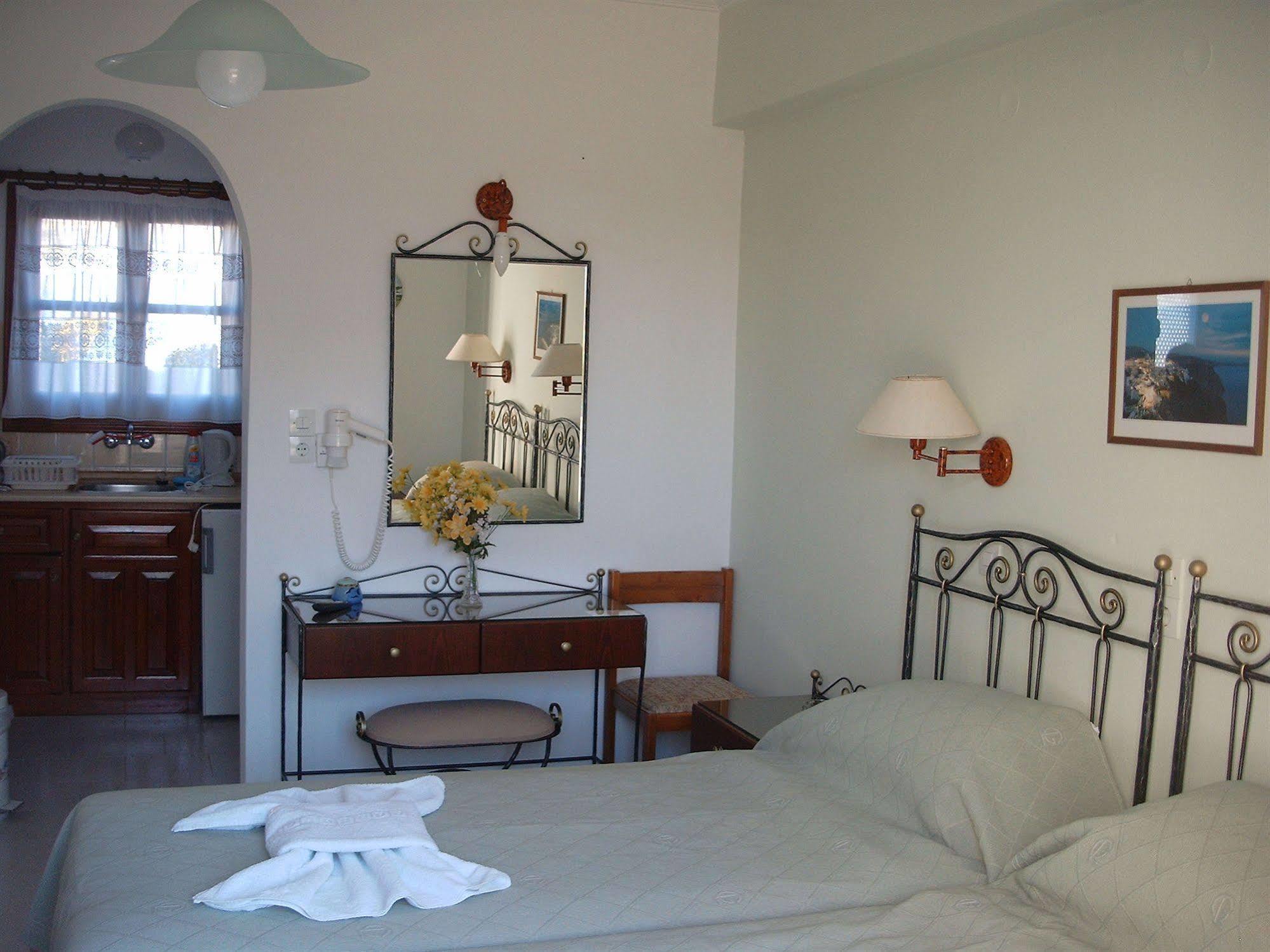 Sunset Studios And Apartments For Adults Over 21 Only Zambujeira do Mar Dış mekan fotoğraf