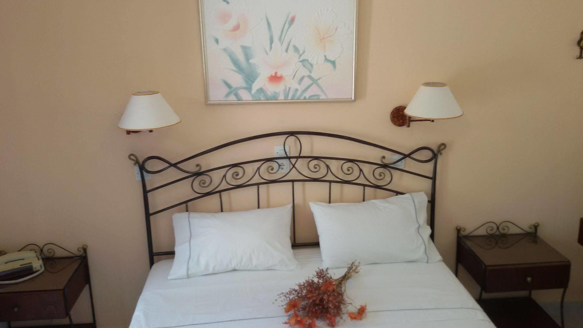 Sunset Studios And Apartments For Adults Over 21 Only Zambujeira do Mar Dış mekan fotoğraf